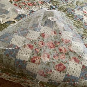 Brand New Veil From David’s Bridal NWT